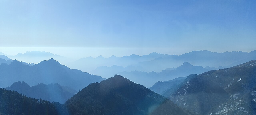 Mountain ridges in Shennongjia