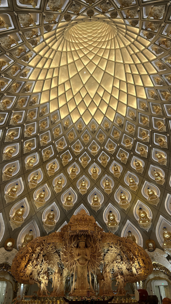 Golden dome and Guanyin image · Guanyin Fajie