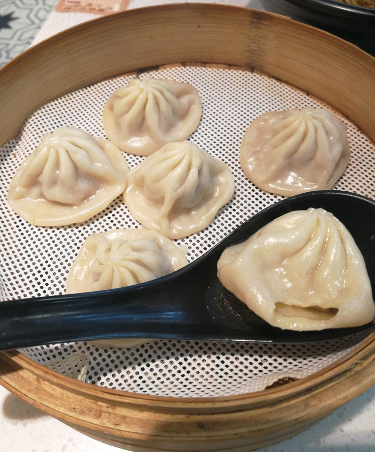 Xiaolongbao in Shanghai; a glimpse of everyday food culture